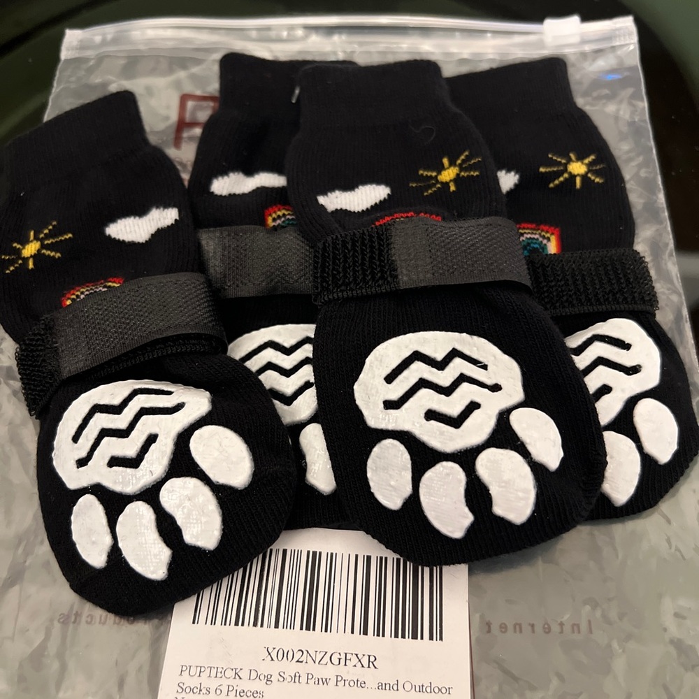 NWT Dog Grippy Socks Size Medium